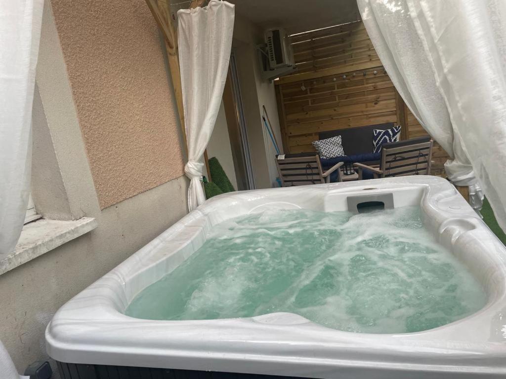 Suite Cosy&Jacuzzi 瑟农 外观 照片